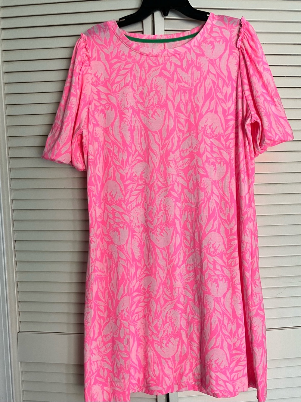 NWT Lilly Pulitzer Mercer Puff Sleeve Cotton T-Shirt
Dress Size XL - Picture 4 of 9